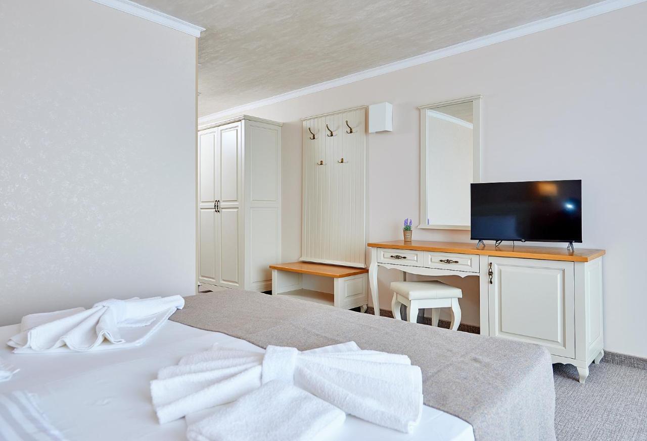 Hotel Neptun Pomorie Exterior foto